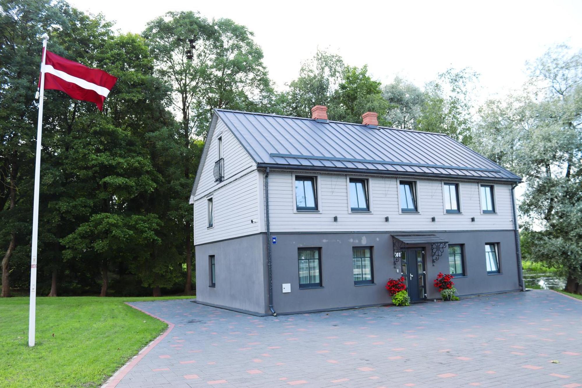 Aparthotel Saules Iela 2A Saldus Zewnętrze zdjęcie